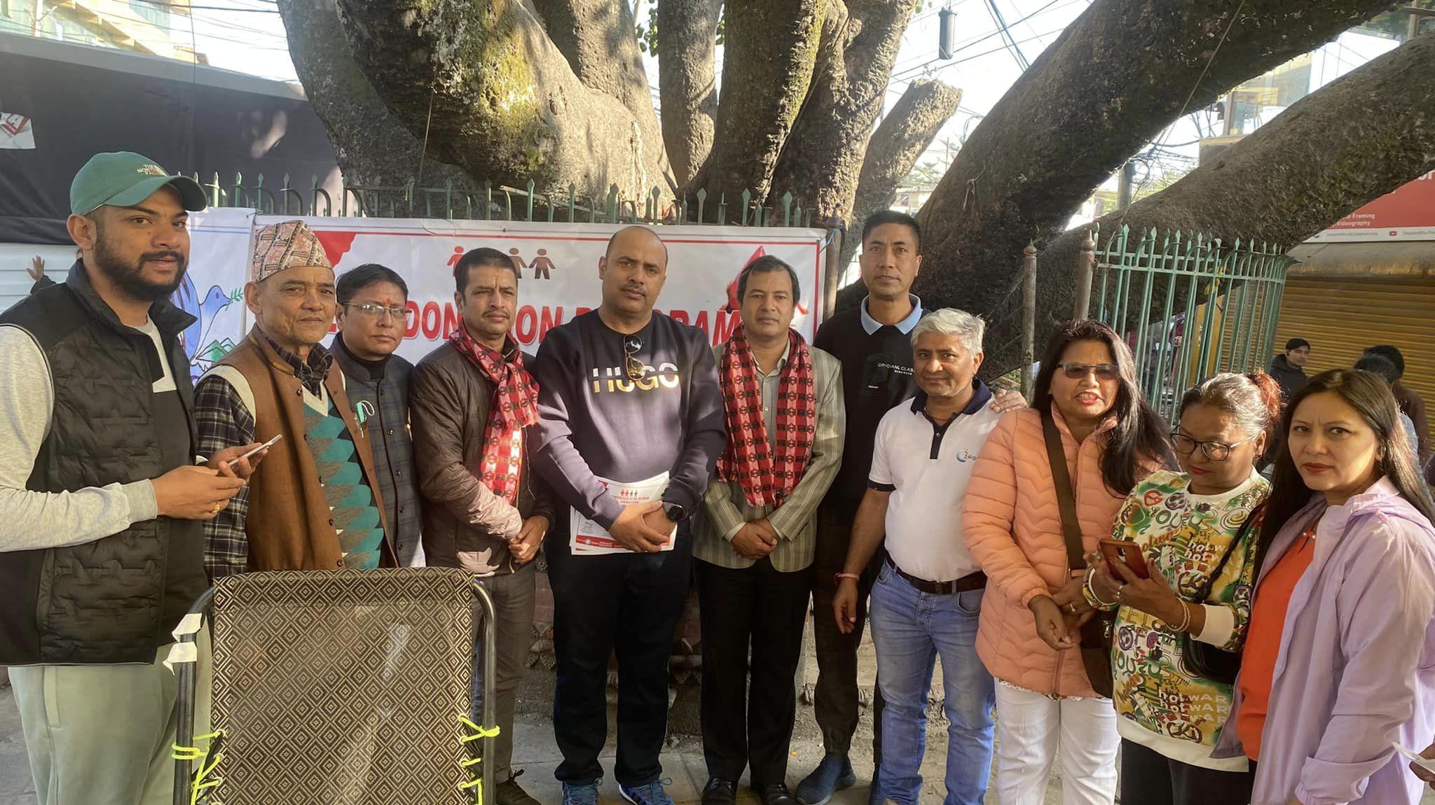 आज नेपाल मानव अधिकार संगठन काठमाण्डौ शाखा र सामुदायिक प्रहरी सेवा केन्द्रको संयुक्त आयोजनामा स्वयम्भुमा वृहत रक्तदान कार्यक्रम सम्पन्न भयो ।सवै रक्तदाता र अन्य सहयोगी मन प्रति हार्दिक आभार ।